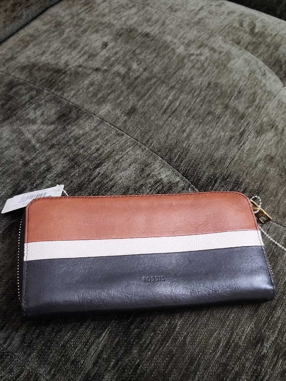 Fossil Emma Rfid NWT $85 Leather Zip Wallet in Brown, Ivory, and Black